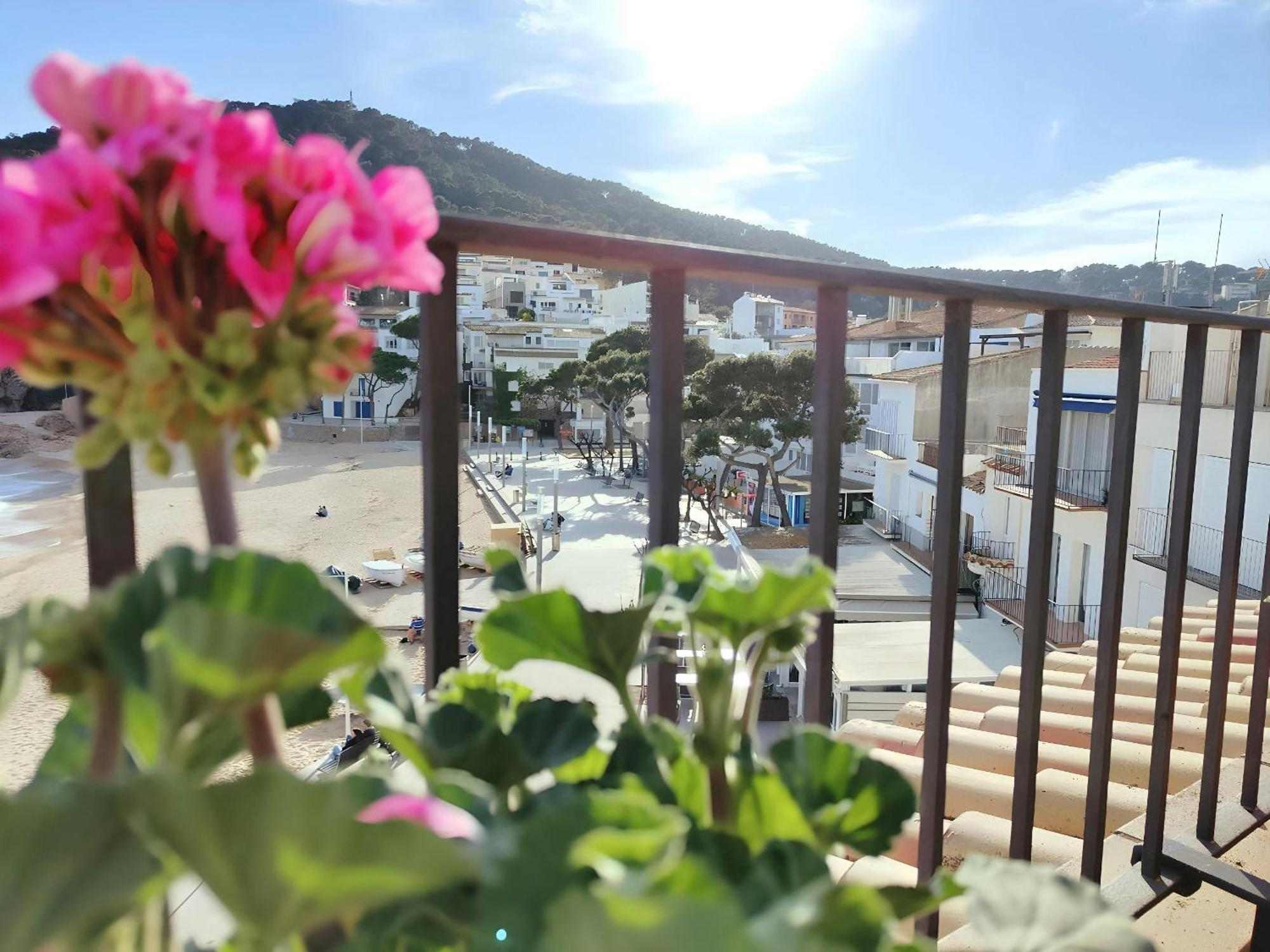 Tamariu Platja - Penthouse On Passeig Del Mar. Apartamento Exterior foto